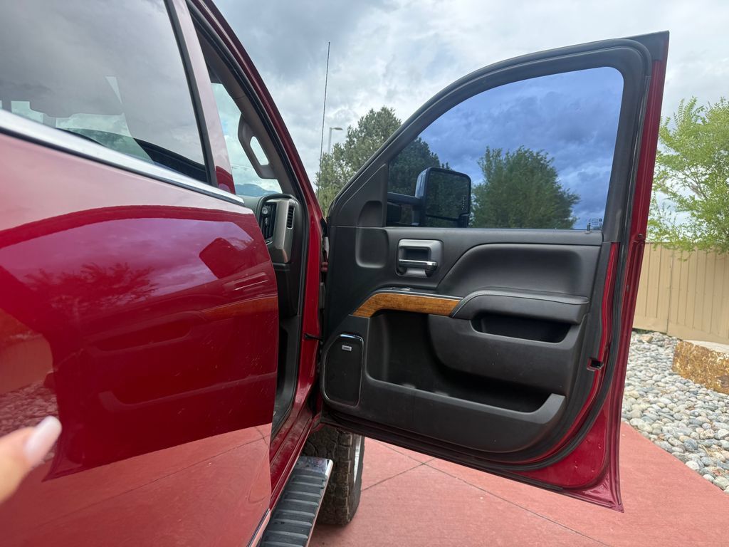 Used 2018 Chevrolet Silverado 2500 High Country w/ Duramax Plus Package AWD/4WD image 26