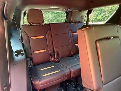 Used 2023 GMC Yukon AT4 w/ AT4 Premium Package AWD/4WD image 26