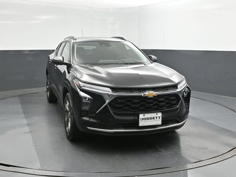 Used 2024 Chevrolet Trax LT w/ Driver Confidence Package image 22