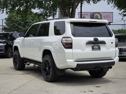 Used 2018 Toyota 4Runner TRD Off-Road AWD/4WD image 11