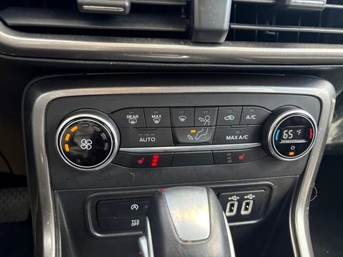 Used 2022 Ford EcoSport SE image 23
