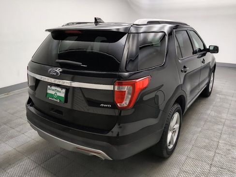 Used 2017 Ford Explorer XLT w/ Equipment Group 201A AWD/4WD image 9