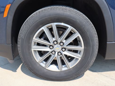 Used 2023 Chevrolet Traverse LT w/ LPO, Floor Liner Package AWD/4WD image 31
