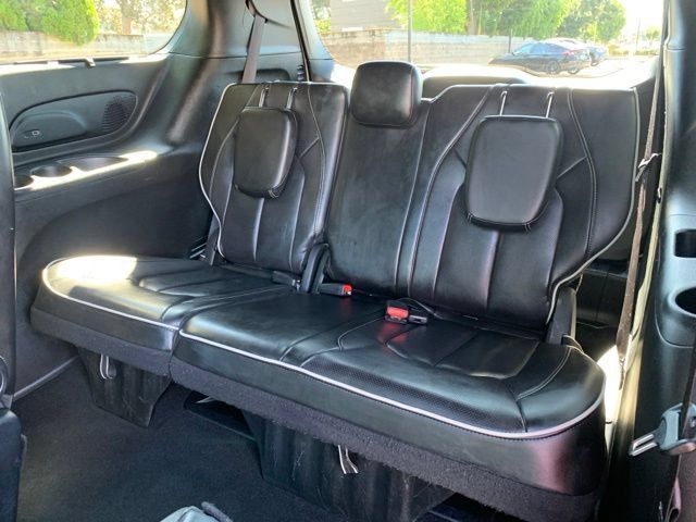Used 2025 Chrysler Pacifica Limited FWD image 19