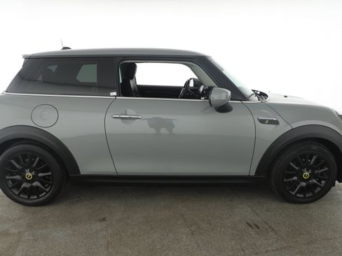 Used 2023 MINI Cooper SE image 4