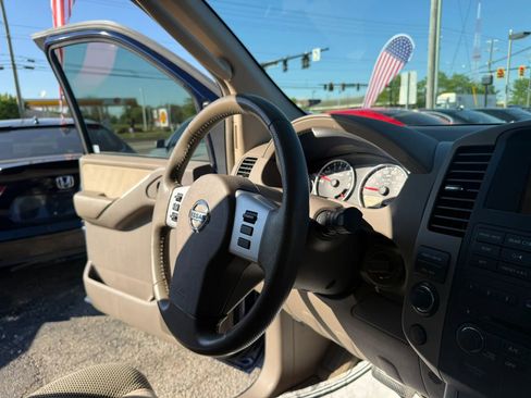 Used 2010 Nissan Pathfinder SE w/ SE Premium Journey Pkg RWD image 26