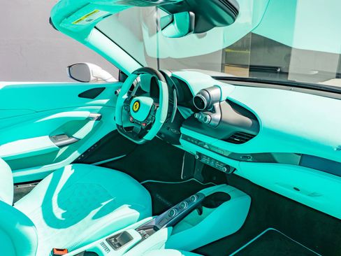 Used 2023 Ferrari F8 Tributo image 15