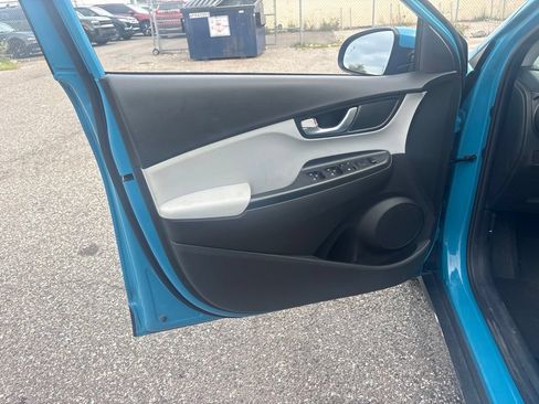 Used 2022 Hyundai Kona SEL w/ Convenience Package FWD image 10
