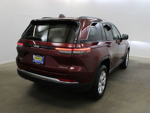 Used 2023 Jeep Grand Cherokee Limited w/ Trailer Tow Prep Group (B) AWD/4WD image 5