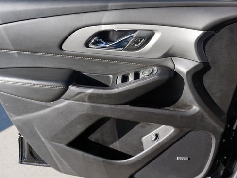 Used 2019 Chevrolet Traverse RS image 21