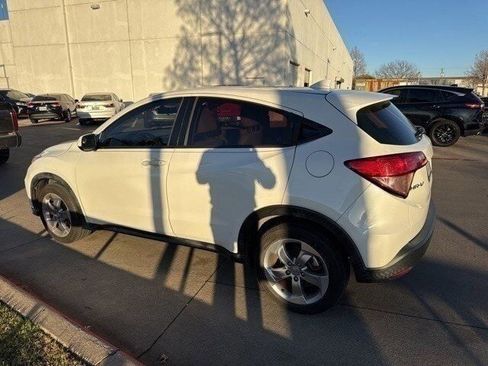 Used 2016 Honda HR-V LX image 2