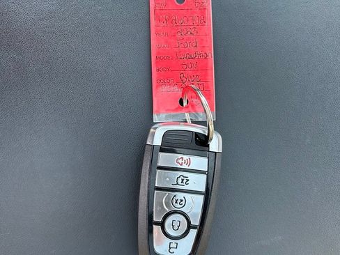 Used 2023 Ford Expedition Platinum AWD/4WD image 29