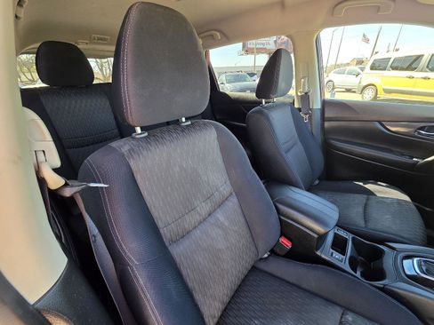 Used 2017 Nissan Rogue SV image 27