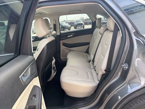 Used 2023 Ford Edge Titanium AWD/4WD image 19