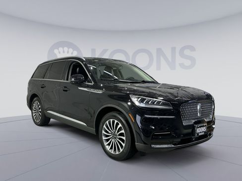 Used 2024 Lincoln Aviator AWD w/ Premium Package image 18