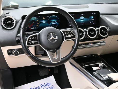 Used 2022 Mercedes-Benz GLA 250 w/ Premium Package Lite image 34