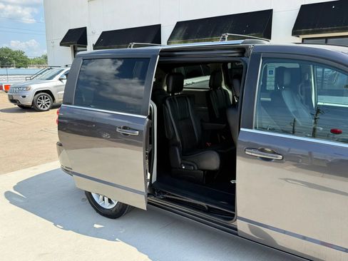 Used 2020 Dodge Grand Caravan SXT FWD image 26