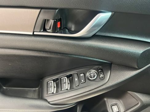 Used 2022 Honda Accord LX image 19