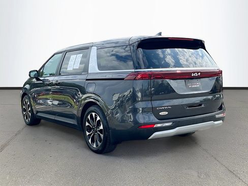 Used 2024 Kia Carnival EX FWD image 5
