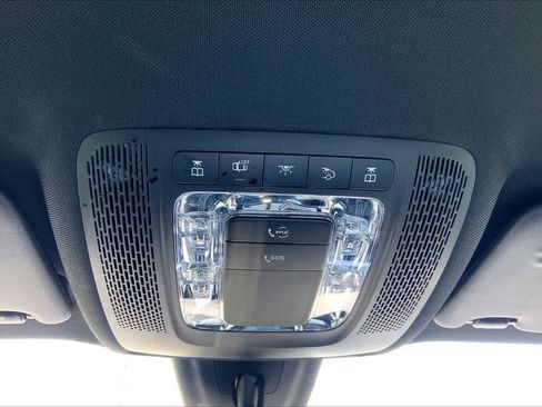 Used 2021 Mercedes-Benz GLB 250 4MATIC image 31