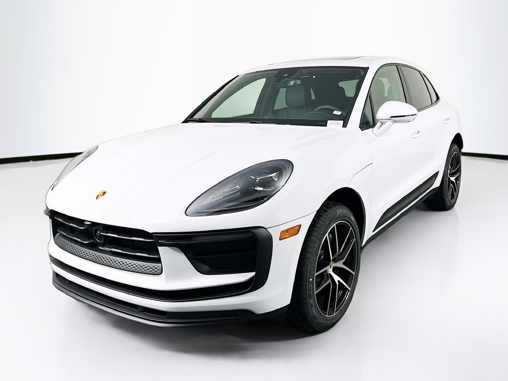 Certified 2026 Porsche Macan AWD/4WD image 1