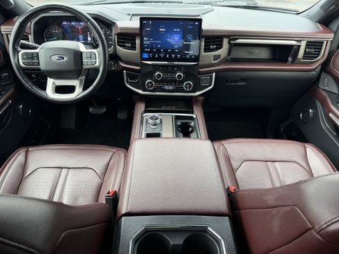 Used 2024 Ford Expedition Limited RWD image 14