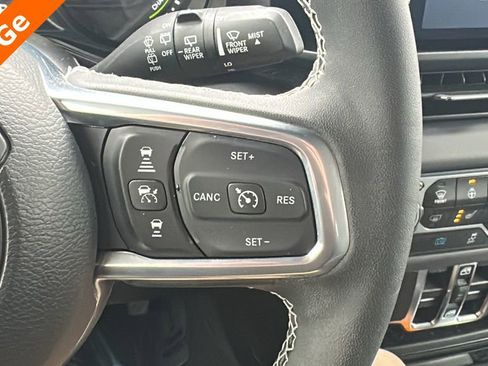 Used 2025 Jeep Wrangler Unlimited Sahara w/ Safety Group image 19