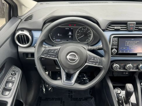 Used 2025 Nissan Versa SV FWD image 27