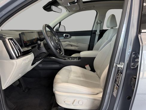 Used 2024 Kia Sorento S w/ Panoramic Sunroof Package FWD image 23