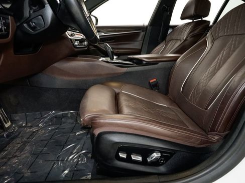 Used 2017 BMW 540i xDrive image 14