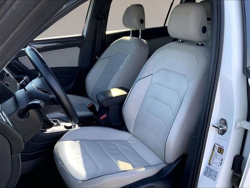 Used 2021 Volkswagen Tiguan SEL Premium R-Line image 24