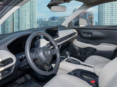 Used 2023 Honda HR-V LX image 14