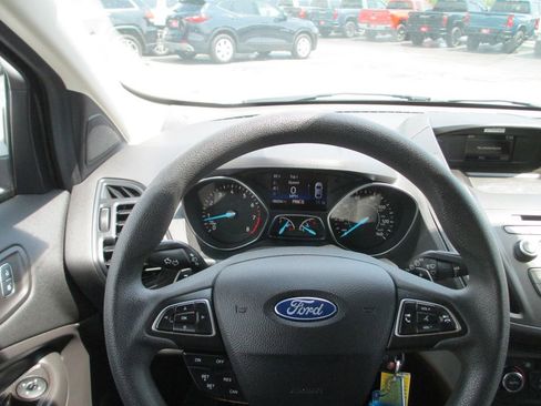 Used 2017 Ford Escape SE FWD image 29
