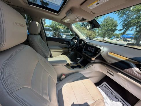 Used 2018 GMC Acadia Denali AWD/4WD image 11