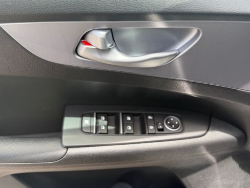 Used 2024 Kia Forte LXS w/ LXS Technology Package FWD image 12