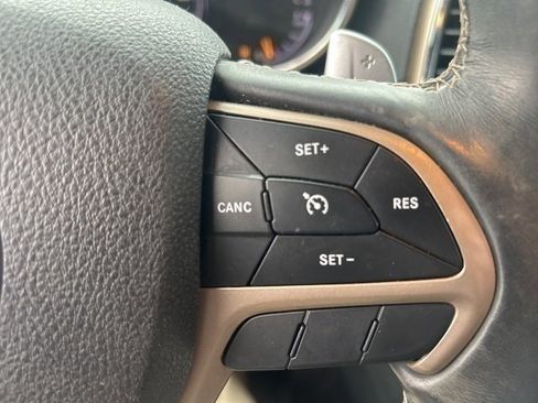 Used 2017 Jeep Grand Cherokee Limited w/ Luxury Group II image 13