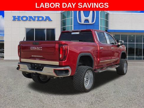 Used 2022 GMC Sierra 1500 SLT RWD image 2