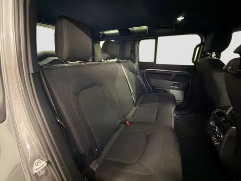 Used 2023 Land Rover Defender 110 AWD/4WD image 27