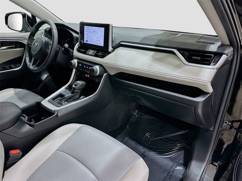 Used 2024 Toyota RAV4 XLE Premium image 29