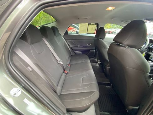 Certified 2025 Hyundai Elantra SE FWD image 33
