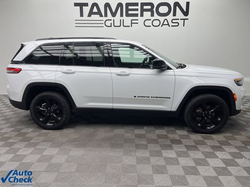 Used 2024 Jeep Grand Cherokee Limited w/ Black Appearance Package image 4