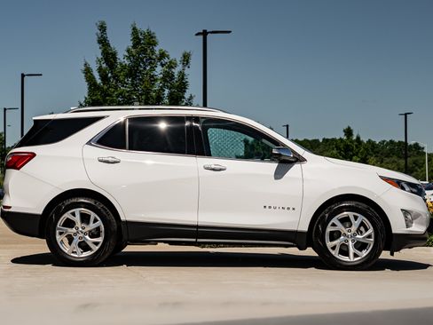 Used 2020 Chevrolet Equinox Premier FWD image 3