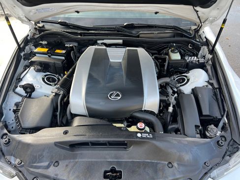 Used 2018 Lexus IS 300 AWD image 39