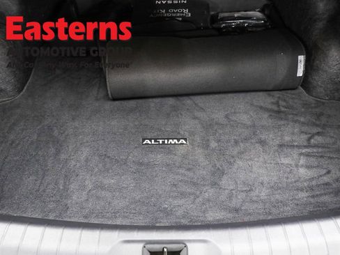 Used 2023 Nissan Altima 2.5 SV w/ SV Premium Package image 9