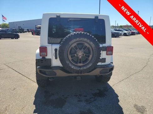 Used 2016 Jeep Wrangler Unlimited Sahara AWD/4WD image 4