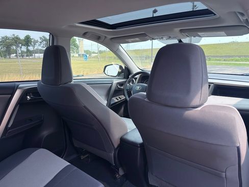 Used 2014 Toyota RAV4 XLE AWD/4WD image 28