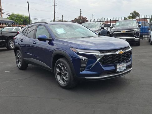 Certified 2024 Chevrolet Trax LT w/ Driver Confidence Package FWD image 27