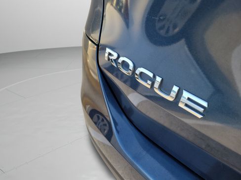 Used 2015 Nissan Rogue SV AWD/4WD image 32