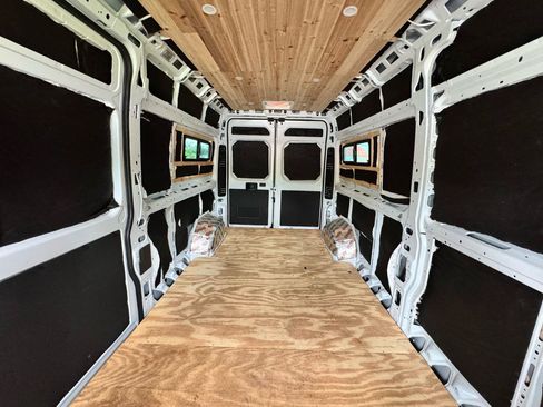 Used 2023 RAM ProMaster 2500 w/ Convenience Group FWD image 36