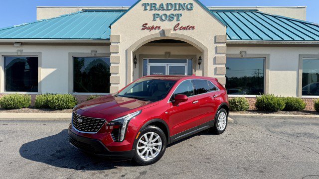 Used 2019 Cadillac XT4 Luxury FWD image 2